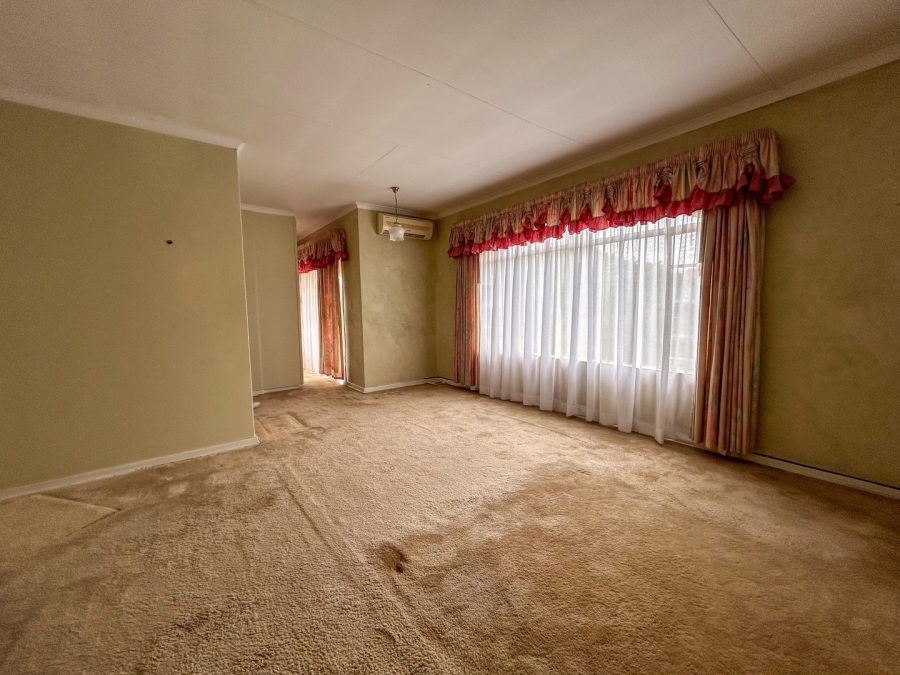 4 Bedroom Property for Sale in Van Der Hoff Park North West